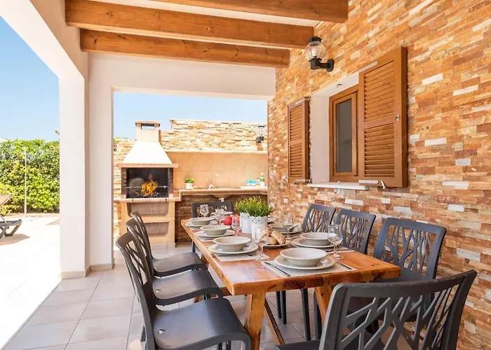 Ibiza 4 Bedroom Villa, Cala'n Blanes