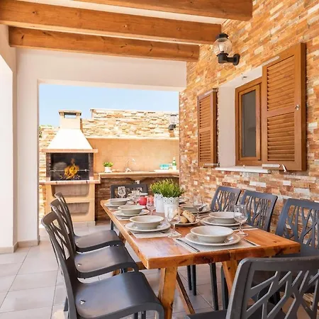 Ibiza 4 Bedroom Villa, Cala'n Blanes