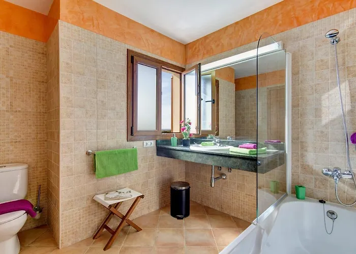 Ibiza 4 Bedroom Villa, Cala'n Blanes *