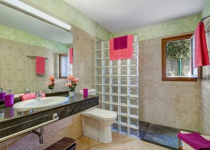 Ibiza 4 Bedroom Villa, Cala'n Blanes 别墅 *